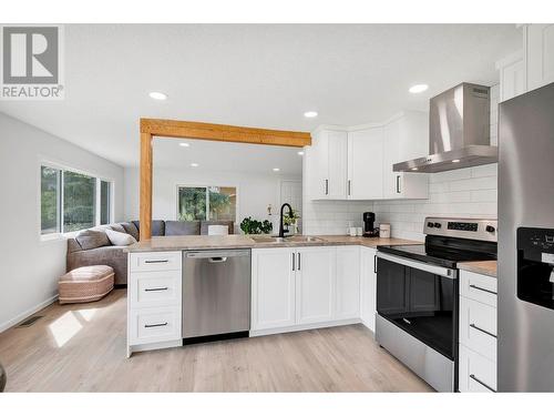 317 Archibald Road, Clearwater, BC - Indoor Photo Showing Kitchen With Upgraded Kitchen