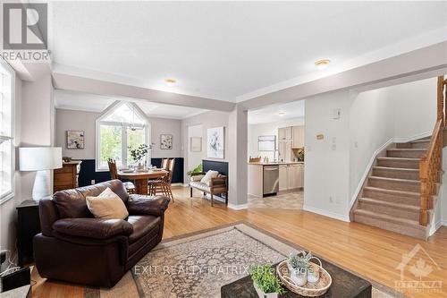 288 Stiver Street, Russell, ON - Indoor Photo Showing Living Room