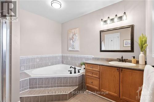 288 Stiver Street, Russell, ON - Indoor Photo Showing Bathroom