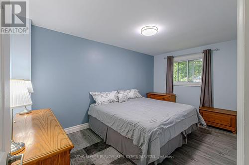 121 Evelyn Street, Brant, ON - Indoor Photo Showing Bedroom