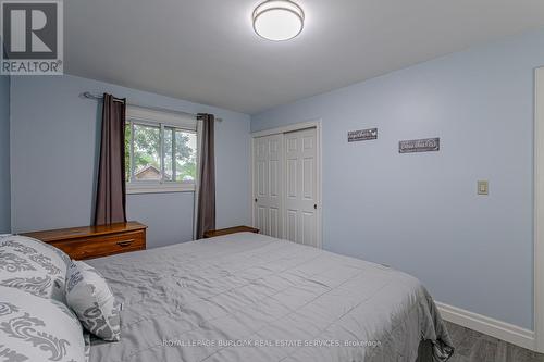 121 Evelyn Street, Brant, ON - Indoor Photo Showing Bedroom