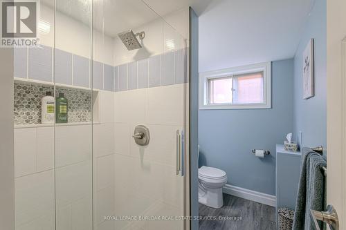 121 Evelyn Street, Brant, ON - Indoor Photo Showing Bathroom