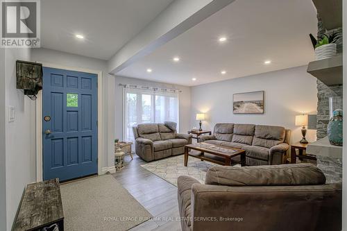 121 Evelyn Street, Brant, ON - Indoor Photo Showing Living Room