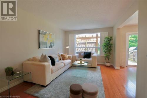 479 Citadel Court, Waterloo, ON - Indoor Photo Showing Living Room