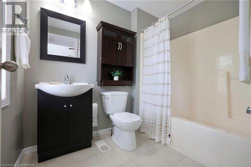 479 Citadel Court, Waterloo, ON - Indoor Photo Showing Bathroom