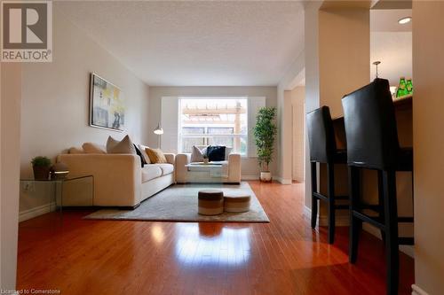 479 Citadel Court, Waterloo, ON - Indoor Photo Showing Living Room