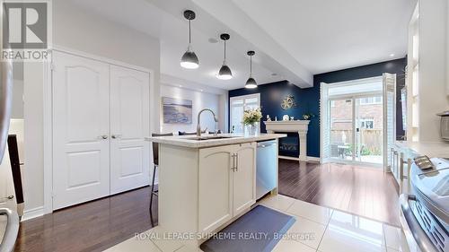 14 Kawana Road, Brampton, ON - Indoor Photo Showing Kitchen With Upgraded Kitchen