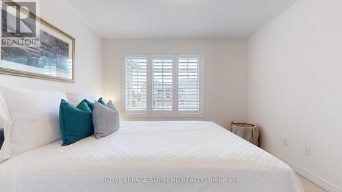 14 Kawana Road, Brampton, ON - Indoor Photo Showing Bedroom