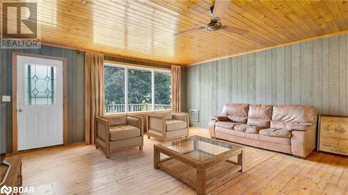 3787 Highway 37, Roslin, ON - Indoor Photo Showing Living Room