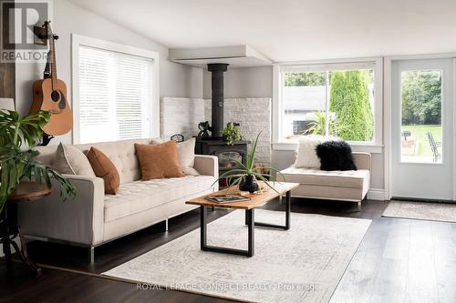 167 Mill Street, Oshawa, ON - Indoor Photo Showing Living Room