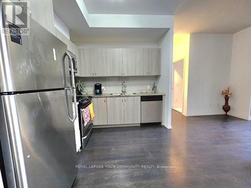 340 - 540 Bur Oak Avenue, Markham, ON - Indoor Photo Showing Kitchen With Stainless Steel Kitchen