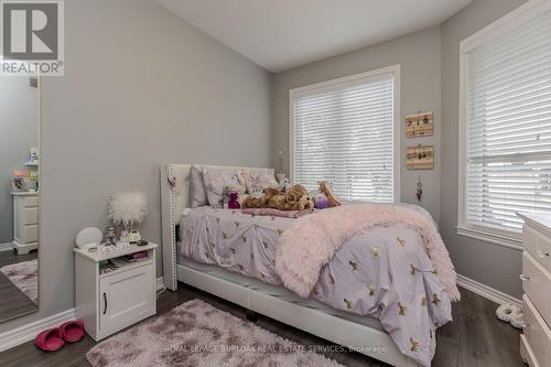 24 Manorwood Drive, West Lincoln, ON - Indoor Photo Showing Bedroom