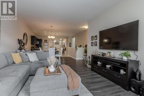 24 Manorwood Drive, West Lincoln, ON - Indoor Photo Showing Living Room