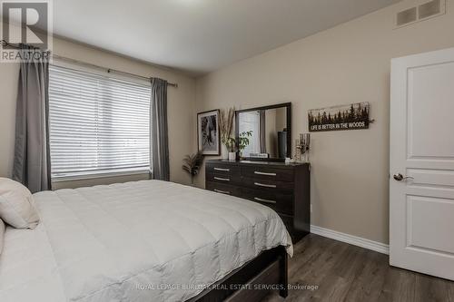 24 Manorwood Drive, West Lincoln, ON - Indoor Photo Showing Bedroom