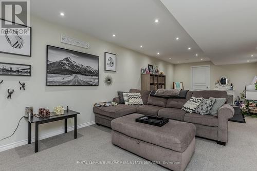 24 Manorwood Drive, West Lincoln, ON - Indoor Photo Showing Living Room