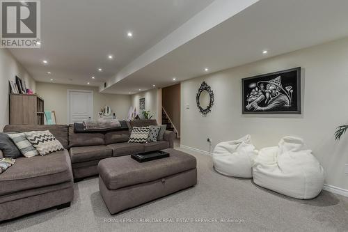 24 Manorwood Drive, West Lincoln, ON - Indoor Photo Showing Living Room