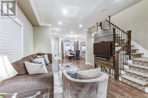 34 Washington Street, Markham, ON - Indoor Photo Showing Living Room