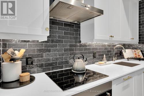 523 - 9085 Jane Street, Vaughan, ON - Indoor Photo Showing Kitchen