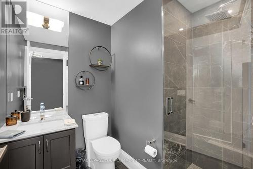 523 - 9085 Jane Street, Vaughan, ON - Indoor Photo Showing Bathroom