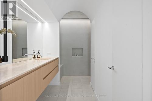 199 Balmoral Avenue, Toronto, ON - Indoor Photo Showing Bathroom