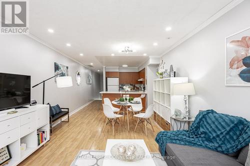 9 - 55 Cedarcroft Boulevard, Toronto, ON - Indoor Photo Showing Living Room