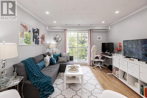 9 - 55 Cedarcroft Boulevard, Toronto, ON - Indoor Photo Showing Living Room