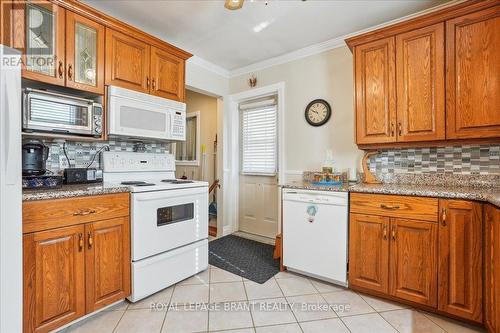 949 Dunsmure Road, Hamilton, ON - Indoor Photo Showing Kitchen