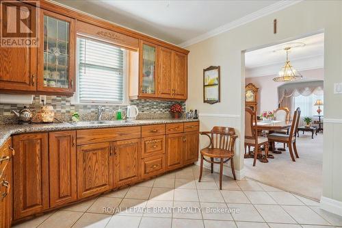 949 Dunsmure Road, Hamilton, ON - Indoor Photo Showing Kitchen