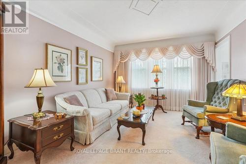 949 Dunsmure Road, Hamilton, ON - Indoor Photo Showing Living Room