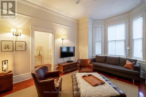 198 Bellwoods Avenue, Toronto, ON - Indoor Photo Showing Living Room