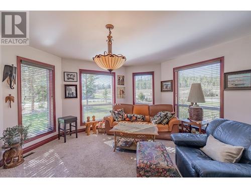 6823 Columbia Ridge  Drive, Fairmont Hot Springs, BC - Indoor Photo Showing Living Room