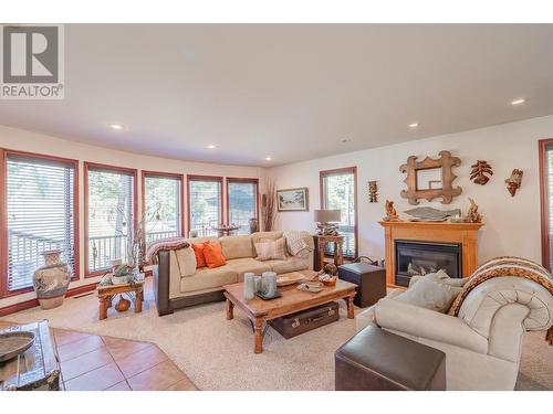 6823 Columbia Ridge  Drive, Fairmont Hot Springs, BC - Indoor Photo Showing Living Room With Fireplace