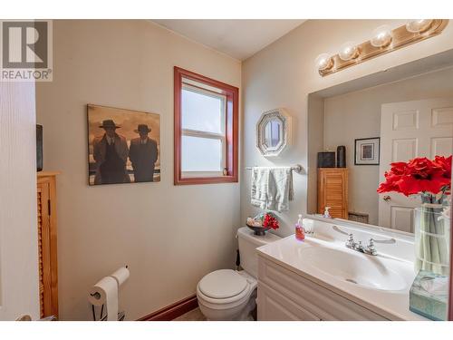 6823 Columbia Ridge  Drive, Fairmont Hot Springs, BC - Indoor Photo Showing Bathroom