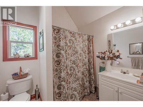 6823 Columbia Ridge  Drive, Fairmont Hot Springs, BC - Indoor Photo Showing Bathroom