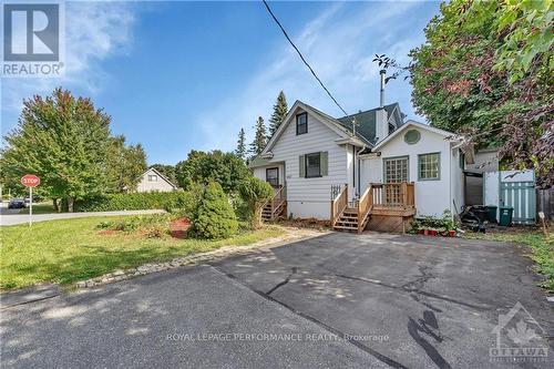 667 Melbourne Avenue, Ottawa, ON - Outdoor With Facade