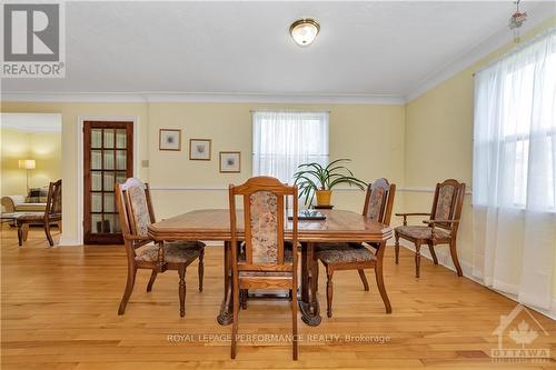 667 Melbourne Avenue, Ottawa, ON - Indoor Photo Showing Dining Room