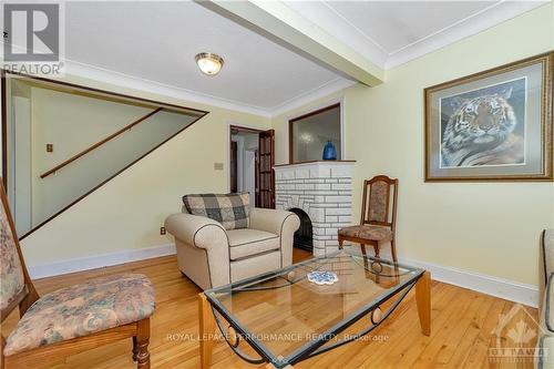 667 Melbourne Avenue, Ottawa, ON - Indoor Photo Showing Living Room