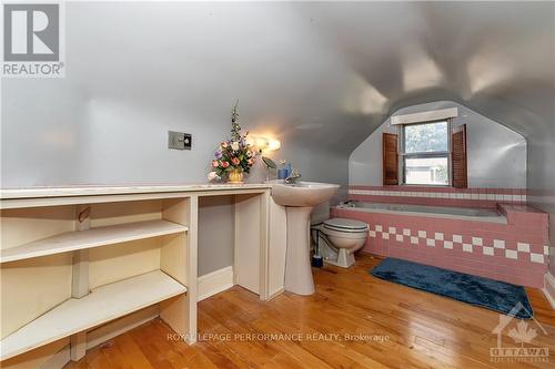 667 Melbourne Avenue, Ottawa, ON - Indoor Photo Showing Bathroom