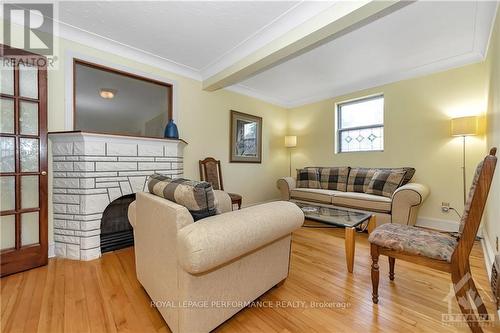 667 Melbourne Avenue, Ottawa, ON - Indoor Photo Showing Living Room With Fireplace