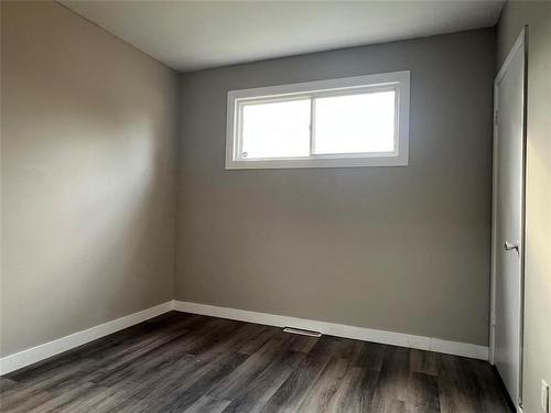 121 Royal Road N, Portage La Prairie, MB - Indoor Photo Showing Other Room