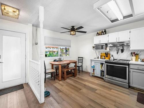 46-1697 Greenfield Ave, Kamloops, BC - Indoor Photo Showing Kitchen With Upgraded Kitchen