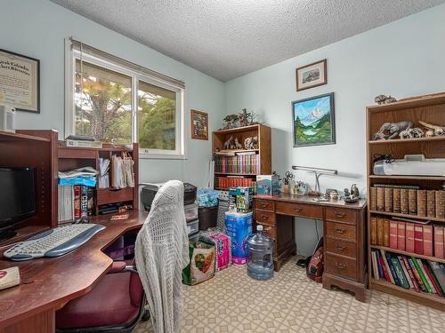 1322 Heustis Drive, Ashcroft, BC - Indoor Photo Showing Office