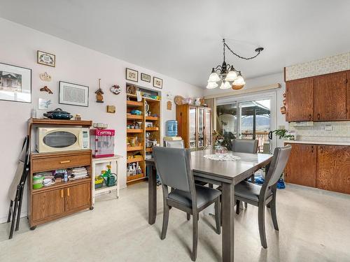 1322 Heustis Drive, Ashcroft, BC - Indoor Photo Showing Dining Room