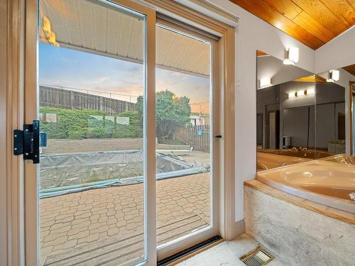 451 Greenstone Drive, Kamloops, BC - Indoor Photo Showing Bathroom