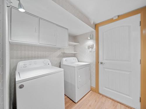 451 Greenstone Drive, Kamloops, BC - Indoor Photo Showing Laundry Room