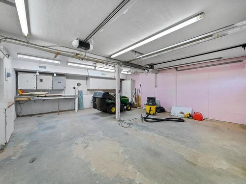 451 Greenstone Drive, Kamloops, BC - Indoor Photo Showing Garage