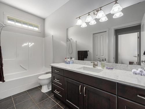 134-2920 Valleyview Drive, Kamloops, BC - Indoor Photo Showing Bathroom