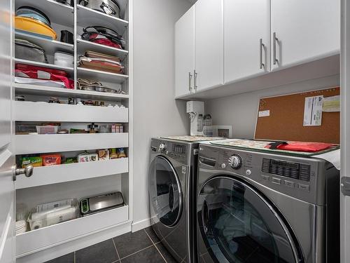 134-2920 Valleyview Drive, Kamloops, BC - Indoor Photo Showing Laundry Room