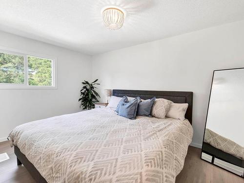 317 Archibald Road, Clearwater, BC - Indoor Photo Showing Bedroom