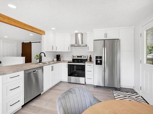 317 Archibald Road, Clearwater, BC - Indoor Photo Showing Kitchen With Upgraded Kitchen